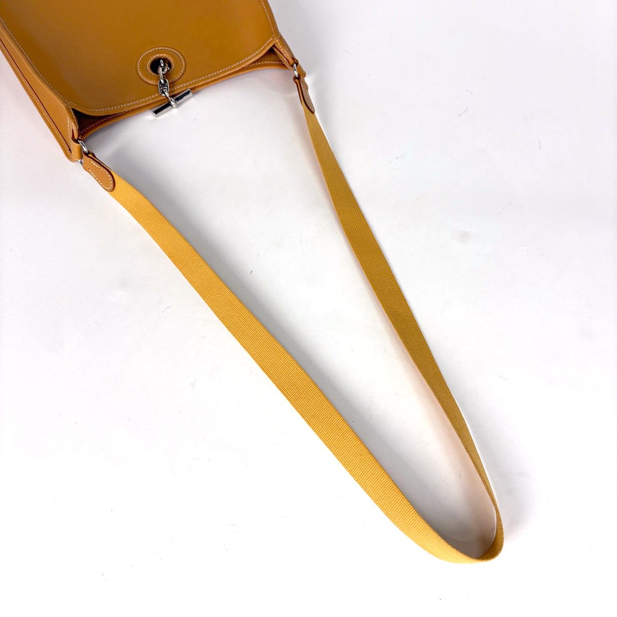 Hermes Vespa PM Shoulder Bag Vache Natural — view 8