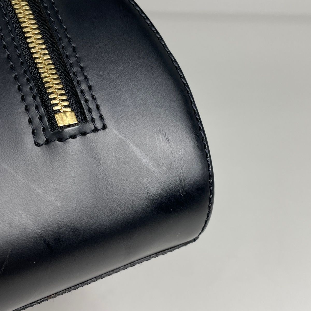 Louis Vuitton Jasmine Handbag Epi Noir — view 4