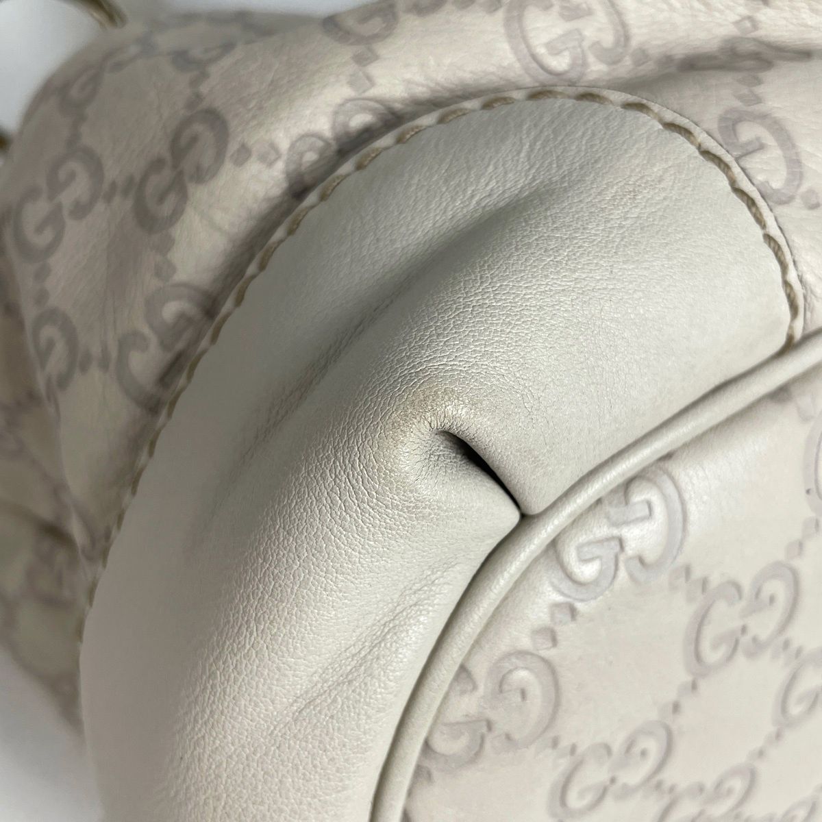 Gucci Guccissima Ski Handbag Signature 2-Way Shimarais the Ivory — view 3