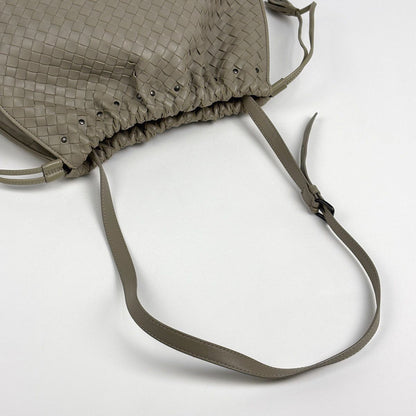 Bottega Veneta Intrecciato Shoulder Bag Drawstring Leather Gray — view 8