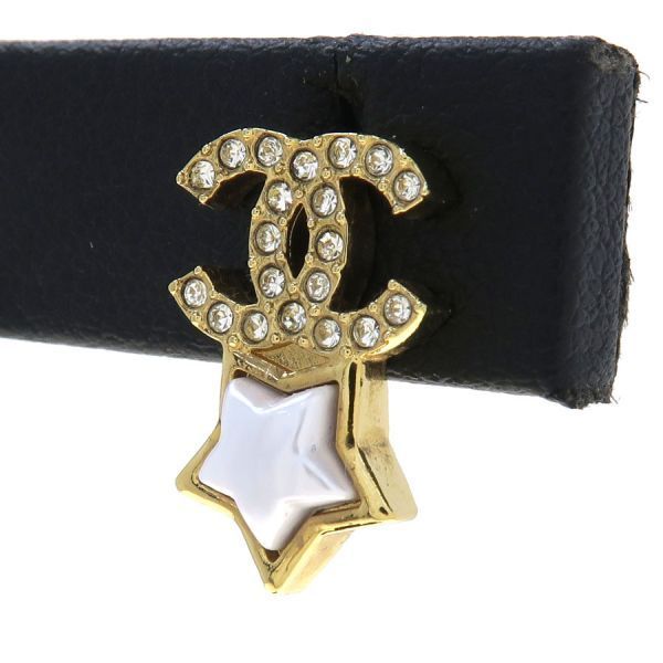 Chanel Earrings Green — view 4