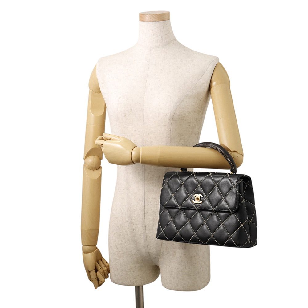 Chanel Handbag Stitch CC Logo Lambskin Bag Black — view 4