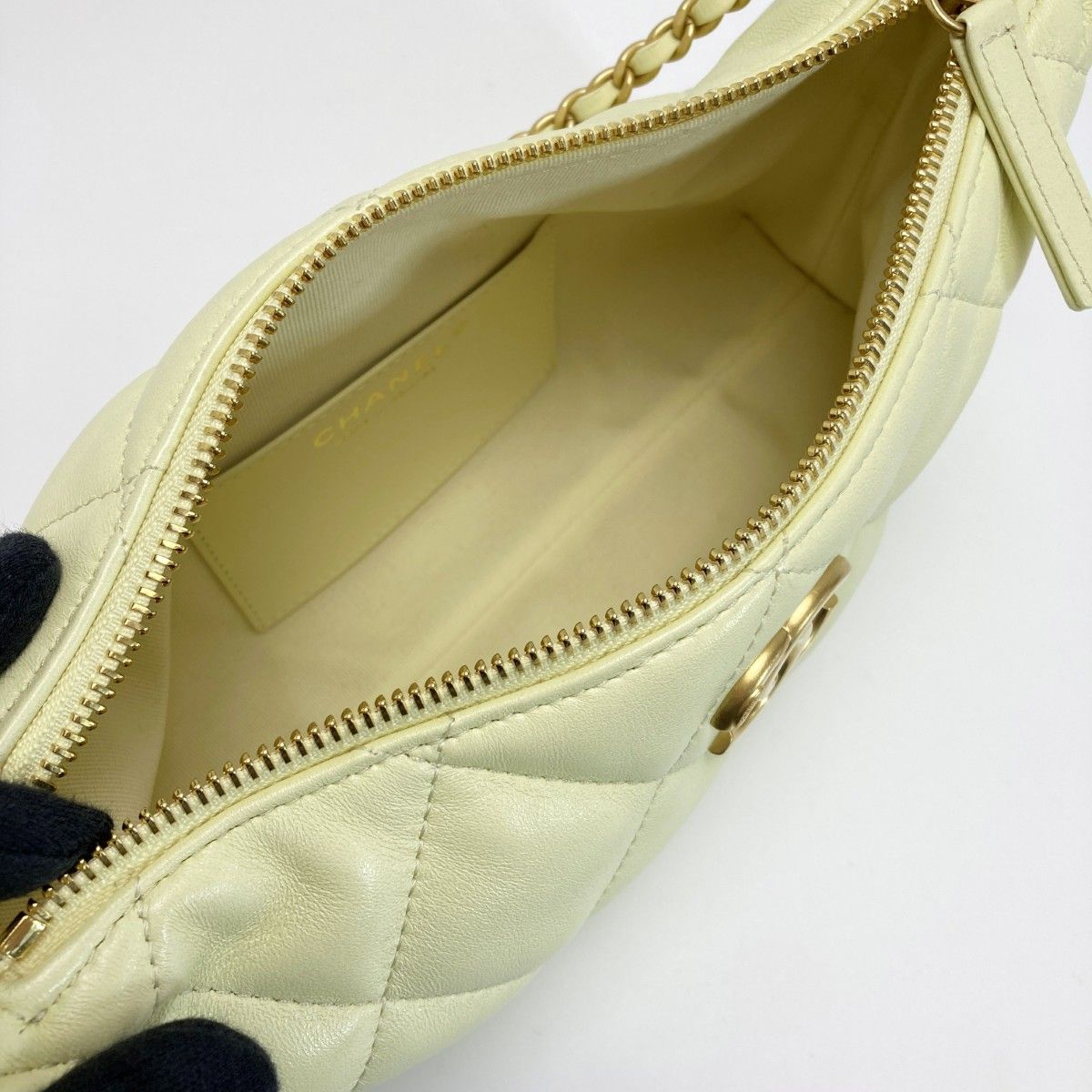 Chanel CC Logo Quilted Hobo Yellow Lambskin Chain — view 4