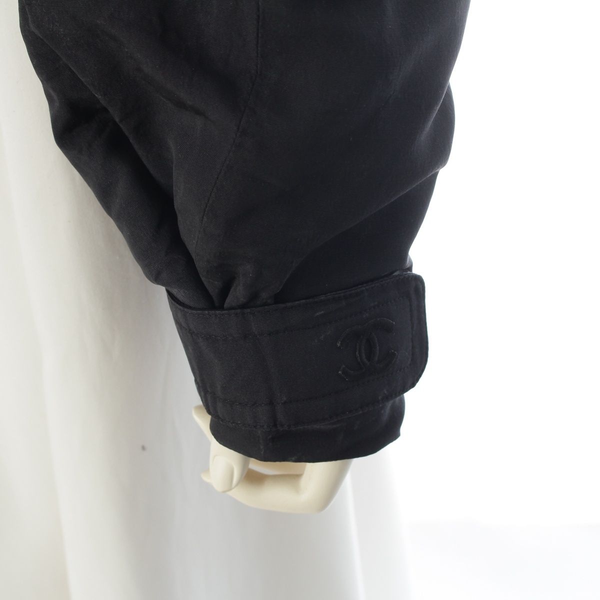 Chanel Silk Fur Collar Quilted Jacket Logo Black 44 — view 6
