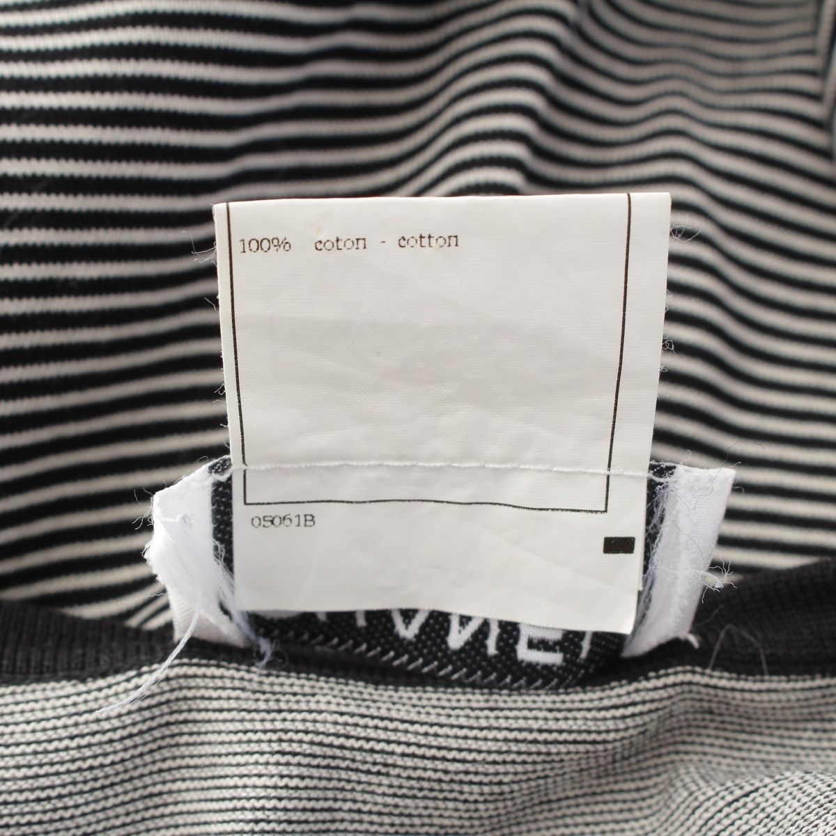 Chanel 97c Cotton CC Logo Border Short Sleeve T-Shirt White Black 42 — view 9