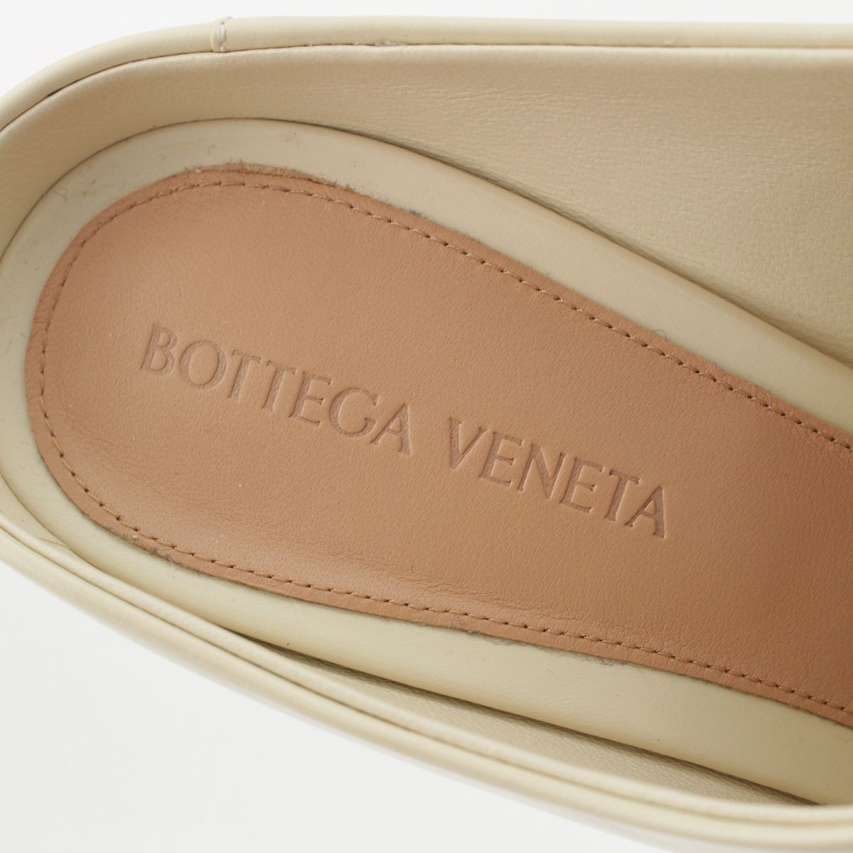 Bottega Veneta Lana Leather Calfskin Open Toe Sandals Sea Salt Mules Off White — view 7