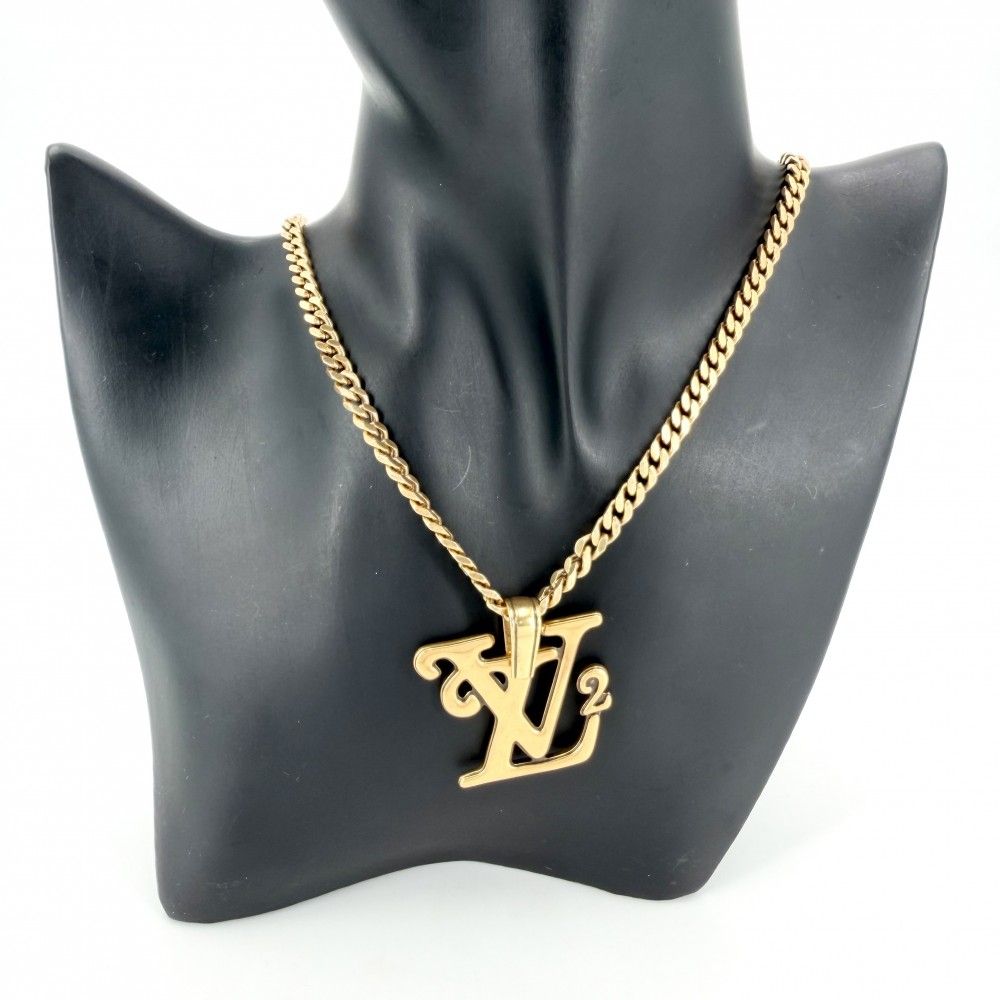 Louis Vuitton Necklace Collier Squared LV Pendant Gold — view 3