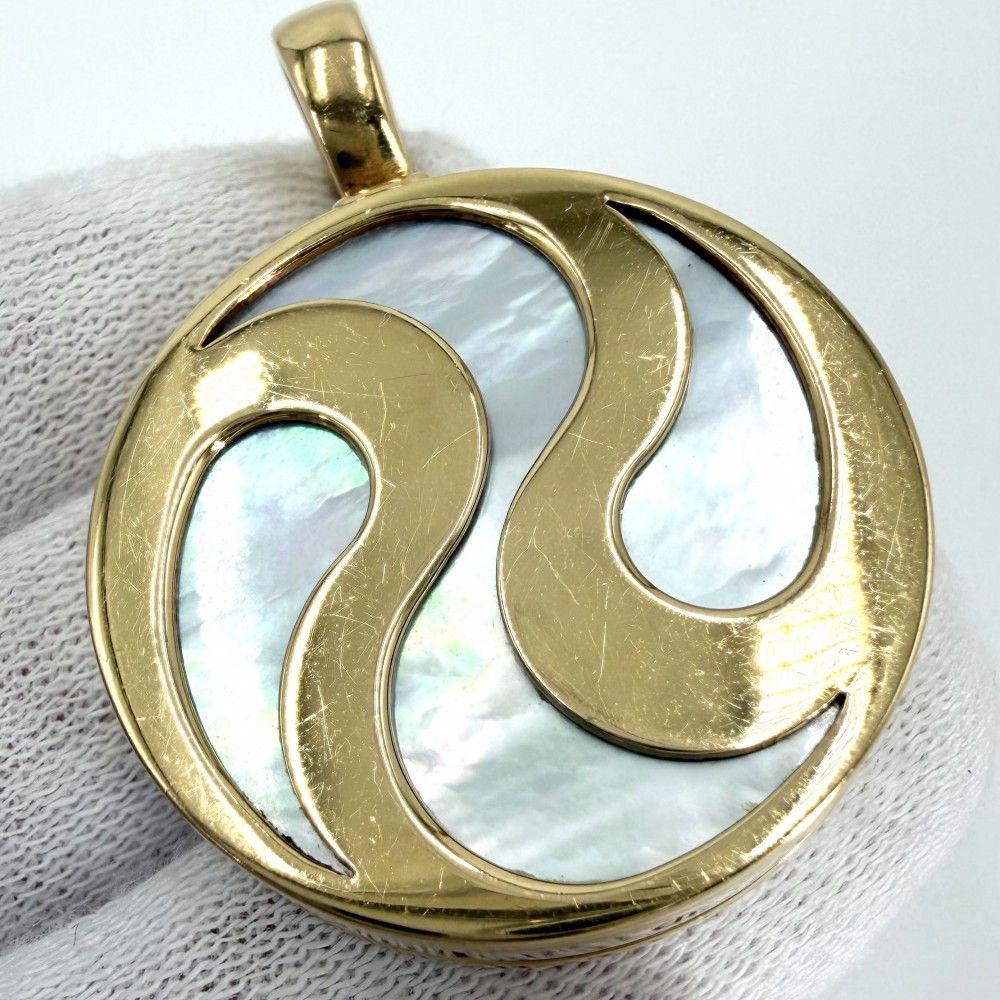 Bvlgari Pendant Optical 18k YG Gold White Shell — view 6