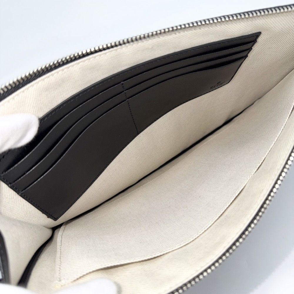 Gucci Clutch GG Embossed Second Leather Black Silver — view 4