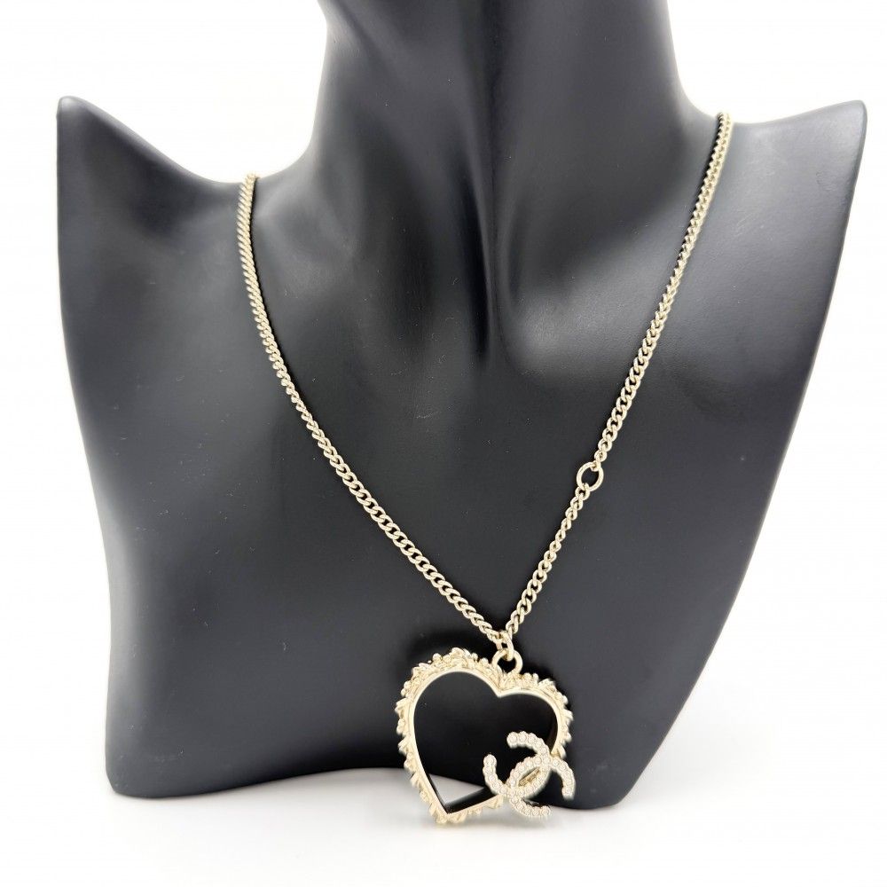 Chanel Necklace CC Logo Heart Pendant Star Chain Rhinestone Gold — view 3