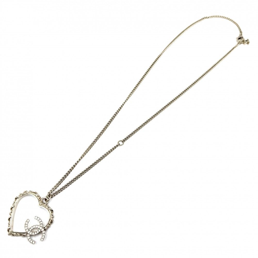 Chanel Necklace CC Logo Heart Pendant Star Chain Rhinestone Gold — view 5
