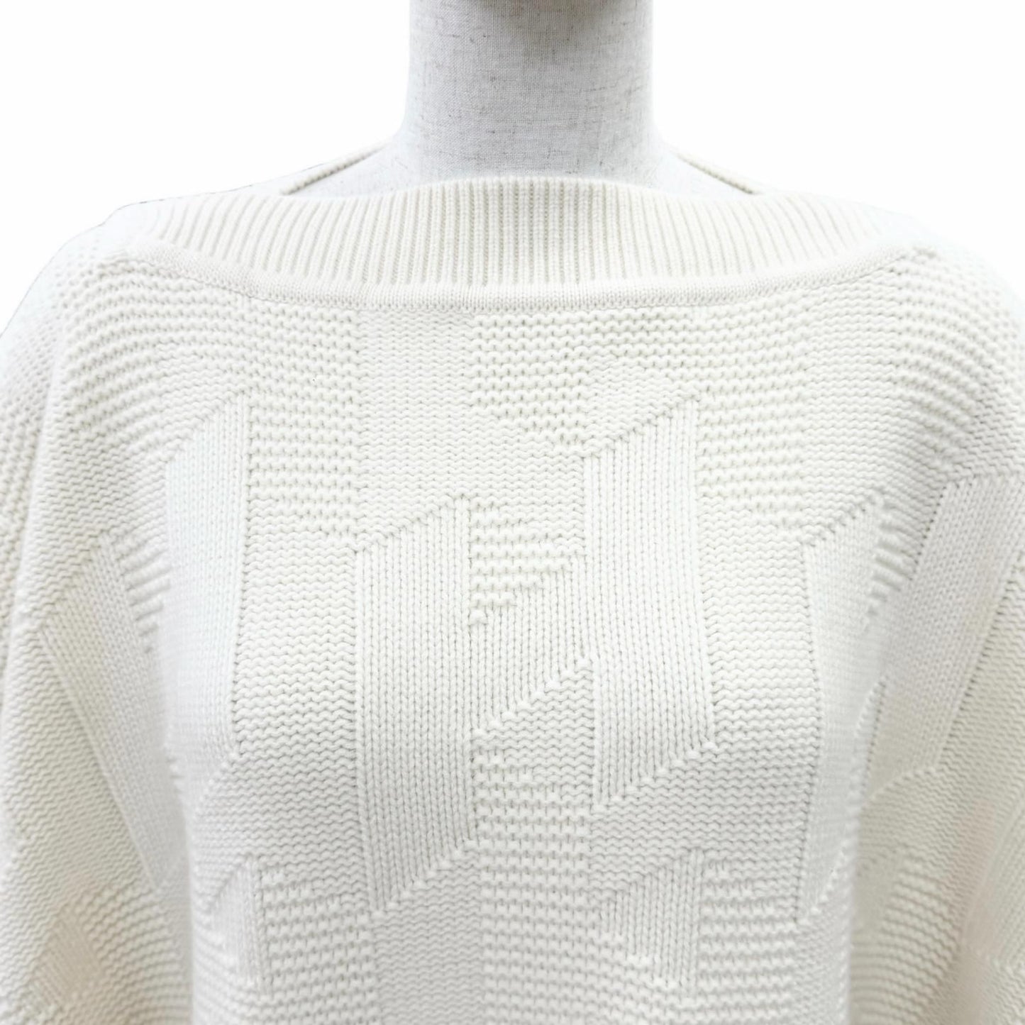 Hermes Virgin Wool 100% Motif Knit Poncho Ivory 34 Recommended — view 4