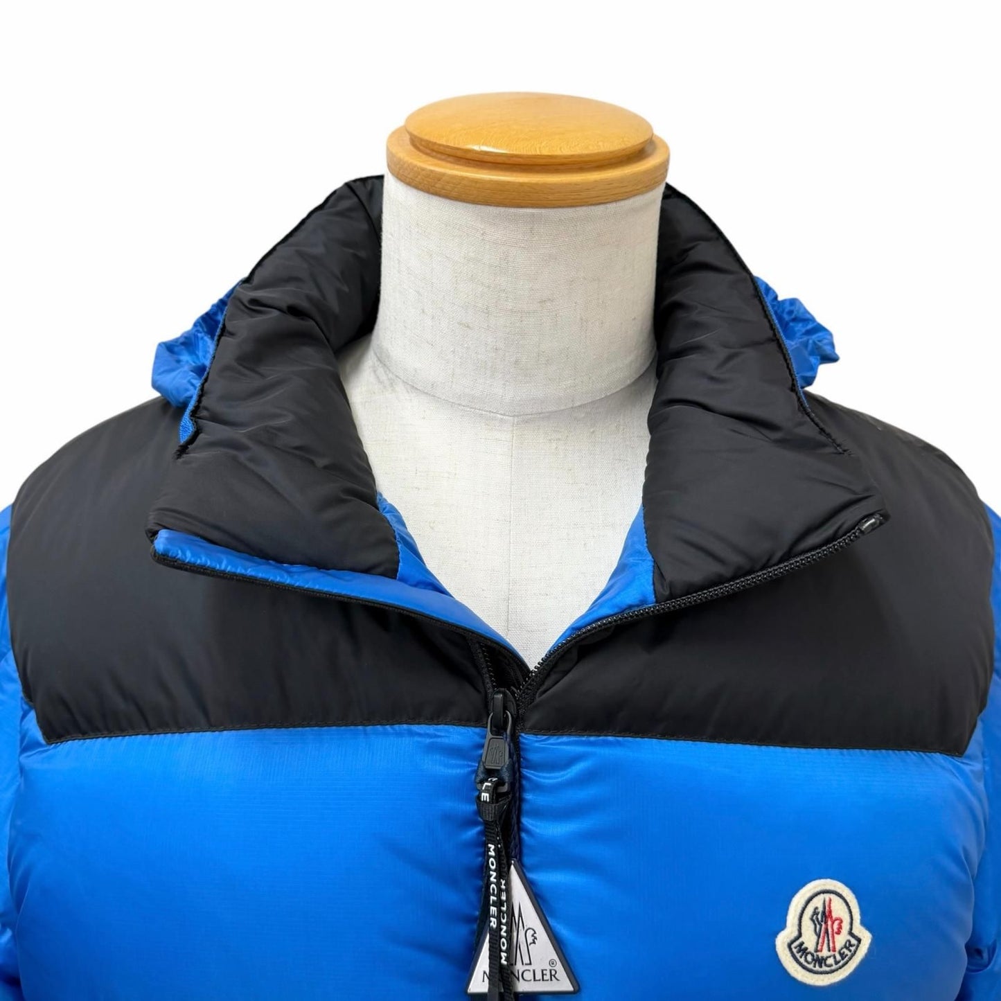 Moncler Peuplier Giubbotto Hooded Down Jacket Blue 3 Items Hanger — view 2