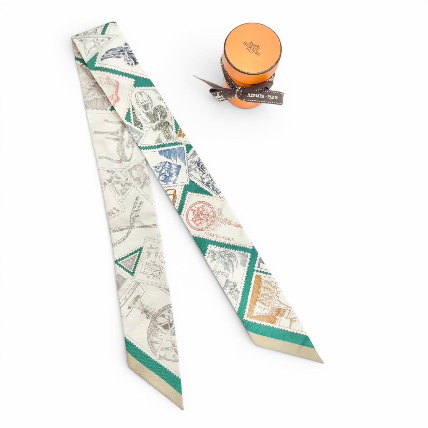 Hermes le Philateliste du Faubourg Enthusiast Silk 100% Scarf Green Recommended — view 2