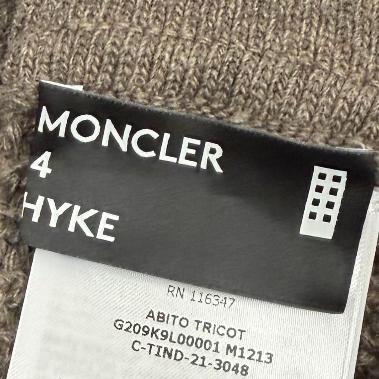 Moncler Genius 4 Hyke Abito Cashmere Wool Blend Rubber Logo Patch Knit Long — view 8