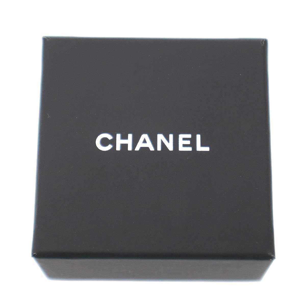 Chanel Faux Pearl CC Logo Ring Silver — view 7