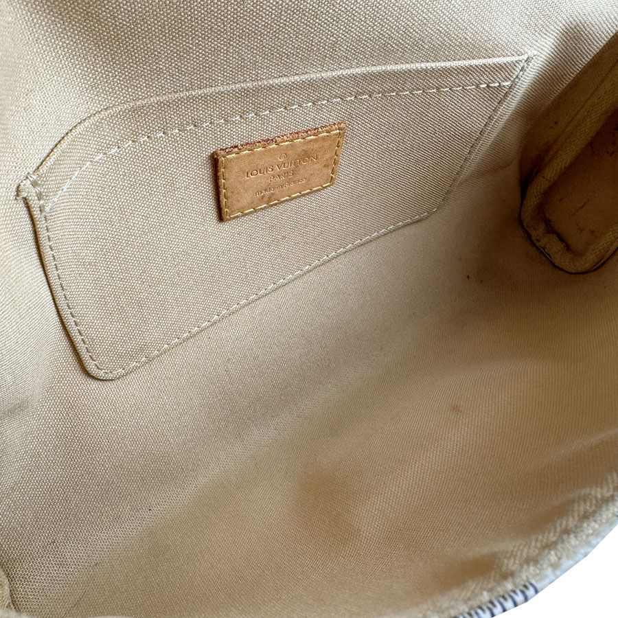 Louis Vuitton Handbag Damier Azur Favorite PM — view 5