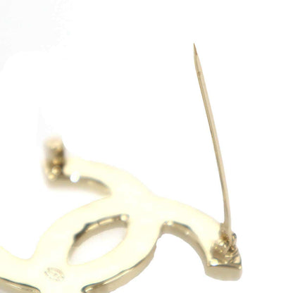 Chanel CC Logo Star Brooch Gold — view 3