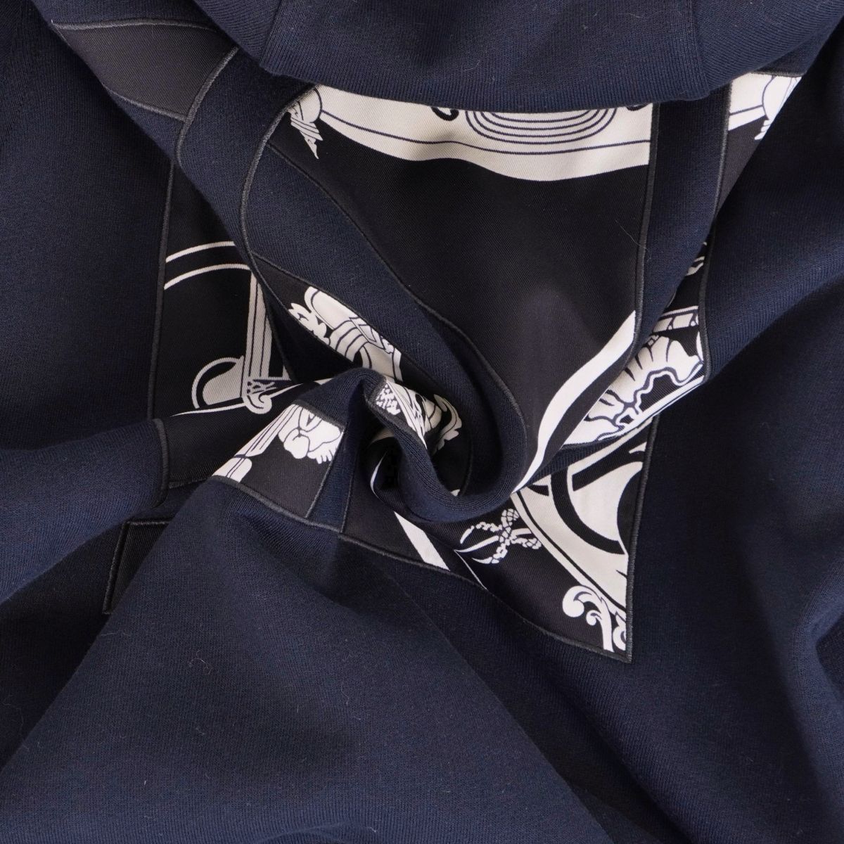 Hermes Hoodie Silk Switch Exlibris — view 6