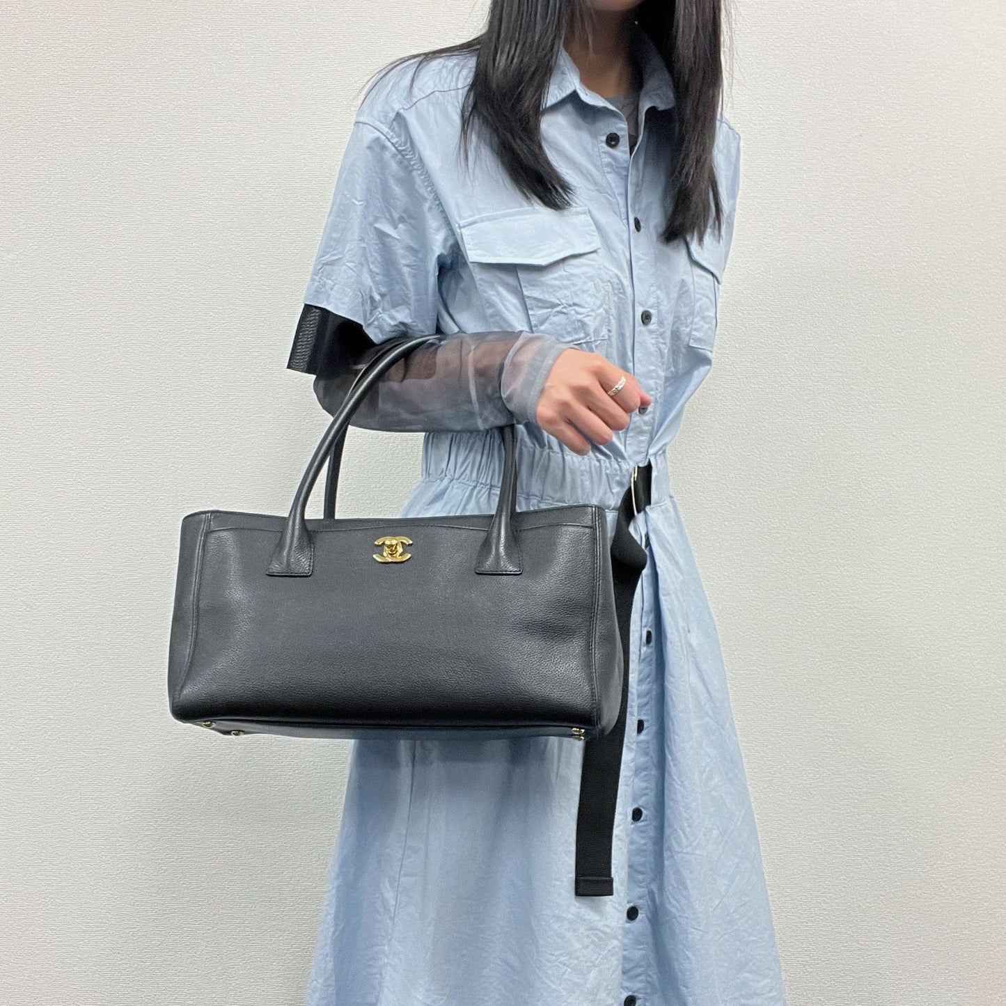 Chanel CC Logo Executive Tote Black Caviar Leather Vintage — view 2