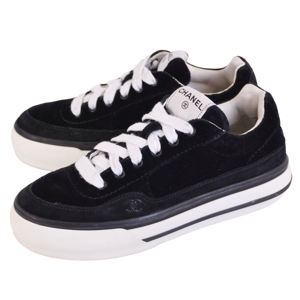 Chanel Sneakers CC Logo Low — view 2