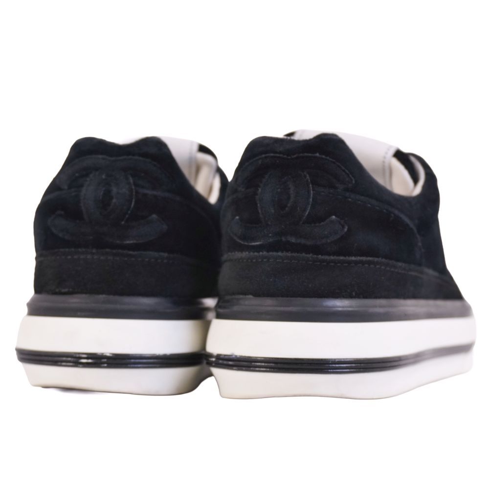 Chanel Sneakers CC Logo Low — view 5