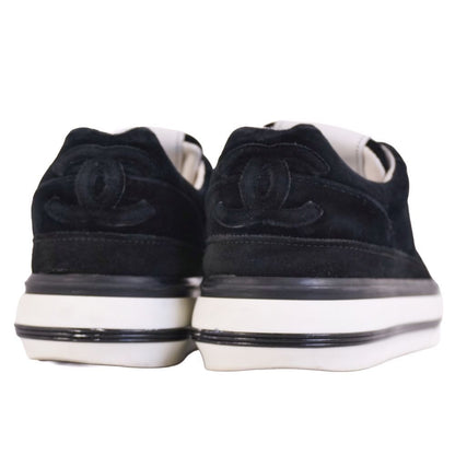 Chanel Sneakers CC Logo Low — view 5