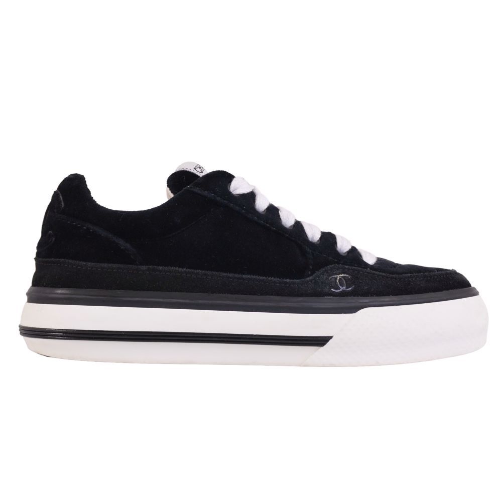 Chanel Sneakers CC Logo Low — view 6