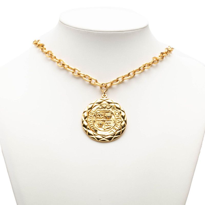 Chanel CC Logo Lion Motif Quilted Chain Pendant Gold Plated — view 6