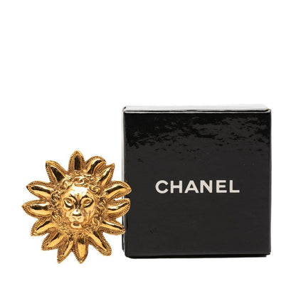 Chanel Lion Motif Vintage Brooch Gold Plated — view 4