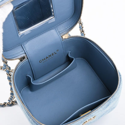Chanel Shoulder Bag Small Vanitychain — view 4