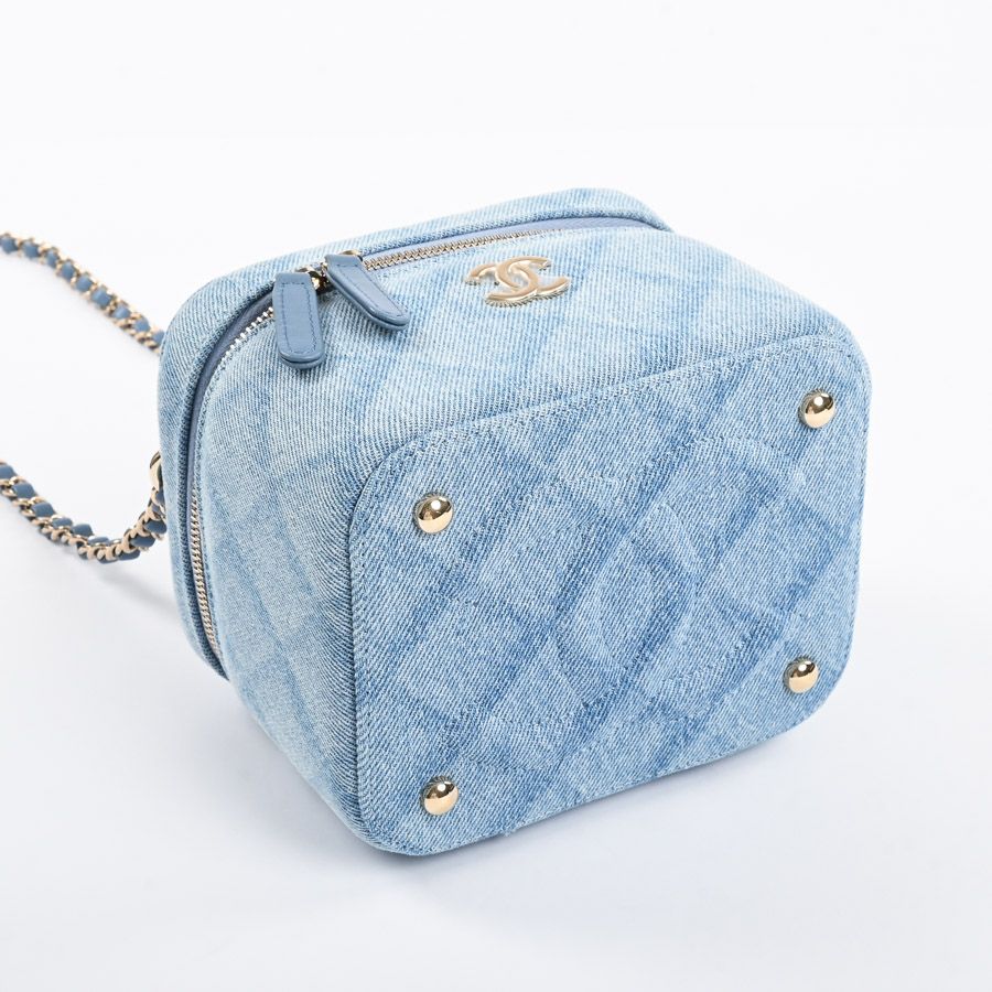 Chanel Shoulder Bag Small Vanitychain — view 5