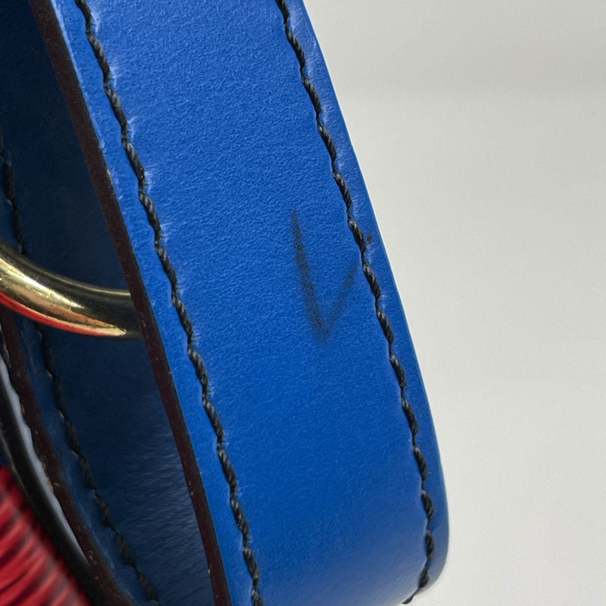 Louis Vuitton Noe Tricolor Shoulder Bag Epi Castilian Red Multi — view 5