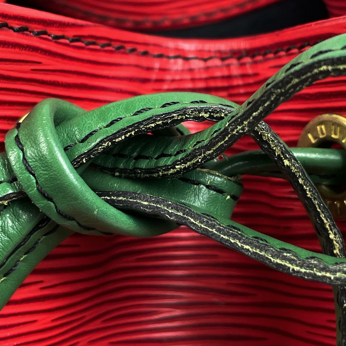 Louis Vuitton Noe Tricolor Shoulder Bag Epi Castilian Red Multi — view 4