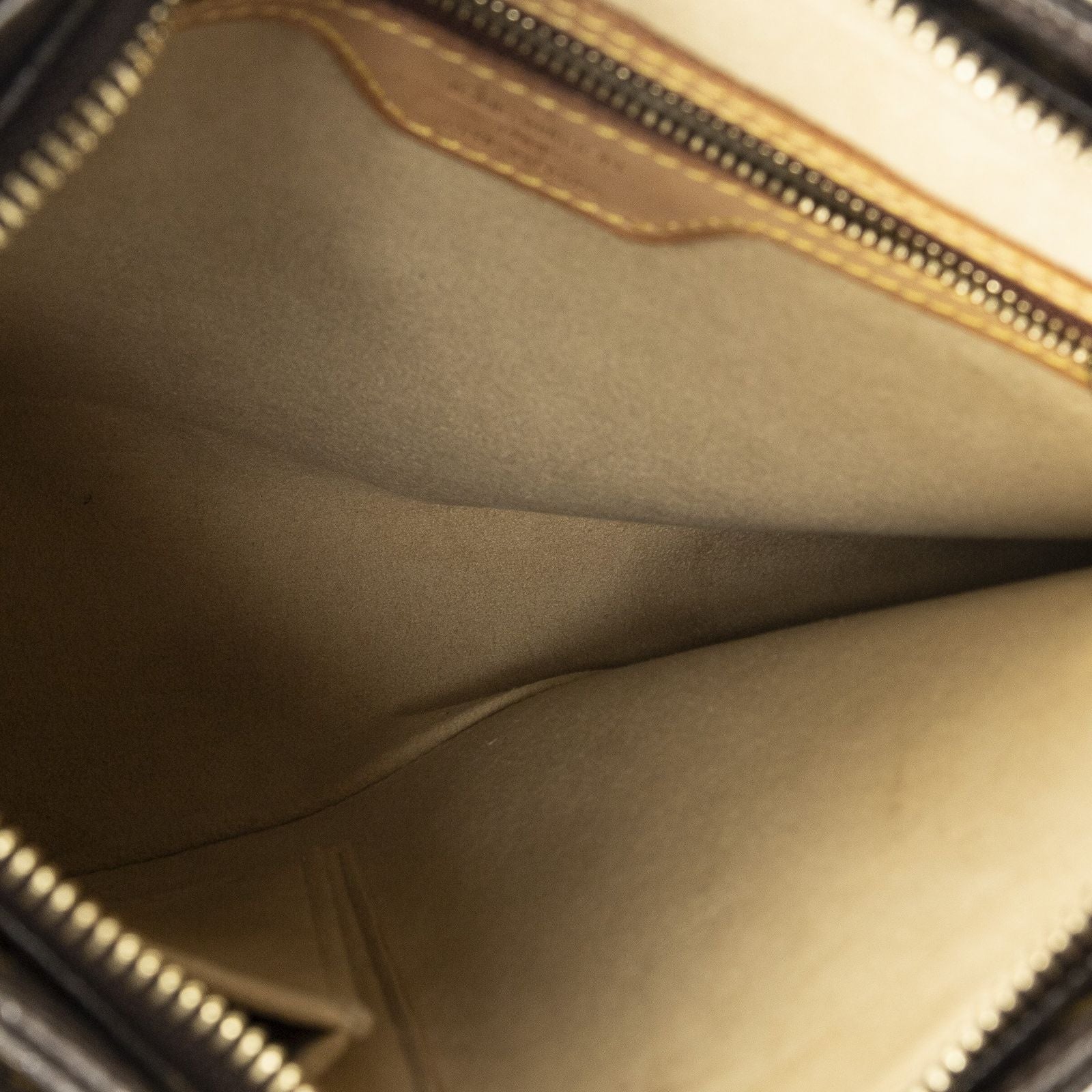 Louis Vuitton Brown Monogram Canvas Messenger — view 9