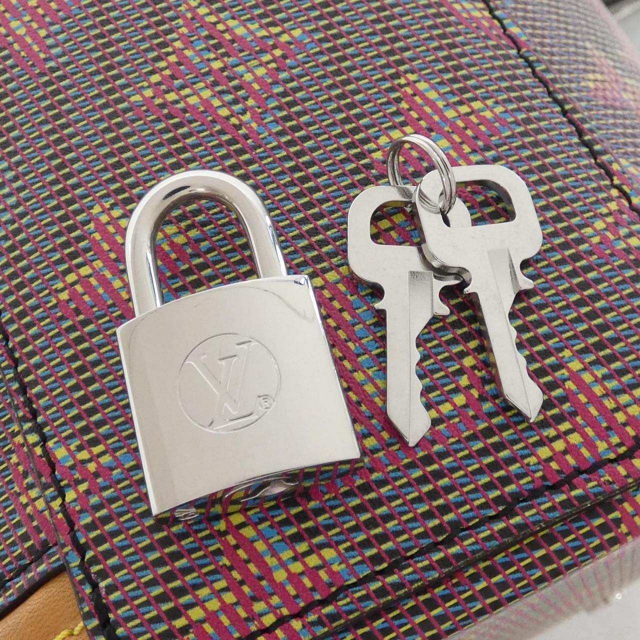 Louis Vuitton Monogram LV Pop Cannes — view 5
