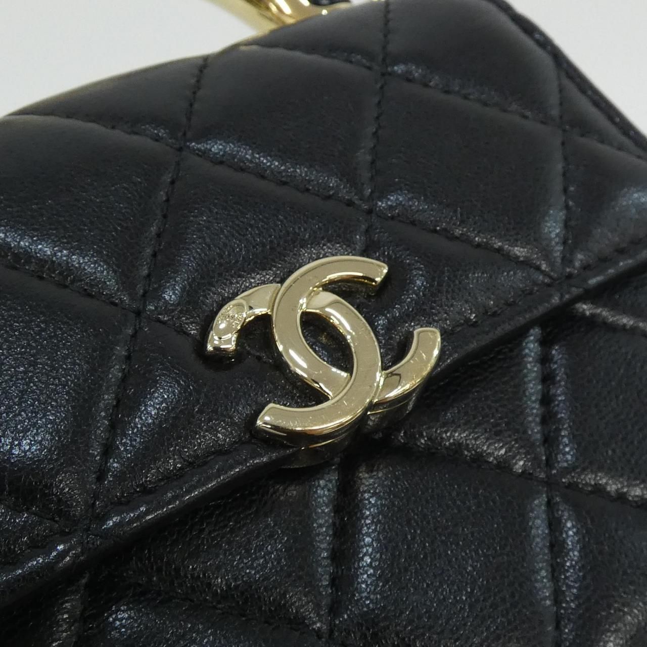 Chanel Shoulder Bag Black — view 4