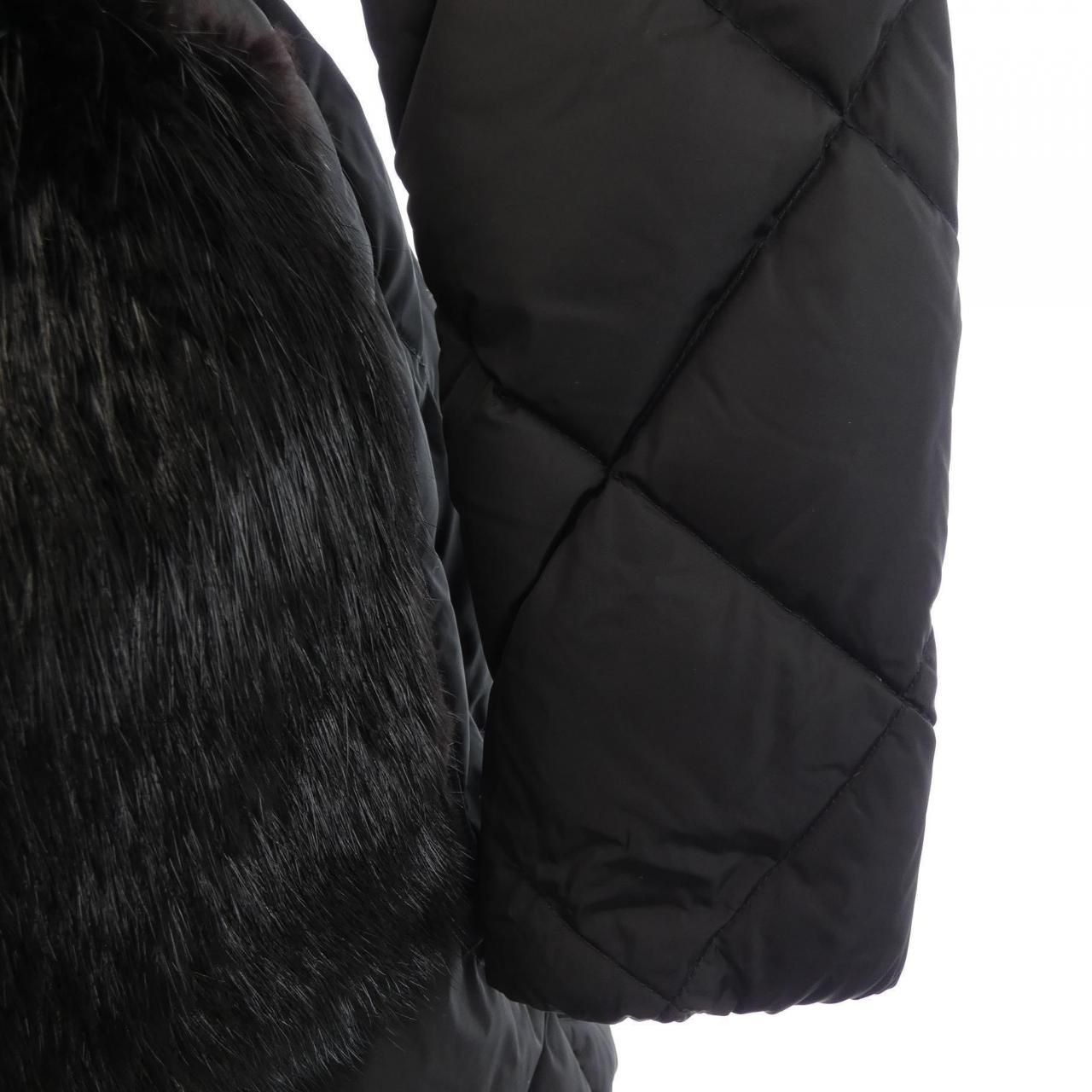 Moncler Carrouges Down Coat — view 6