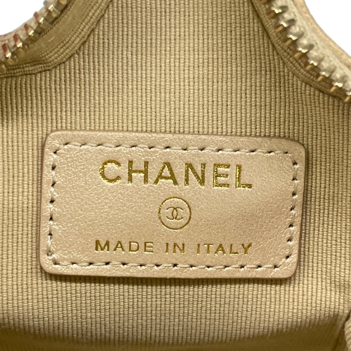 Chanel Pouch Holiday Limited Gold Star CC Logo Lambskin — view 5