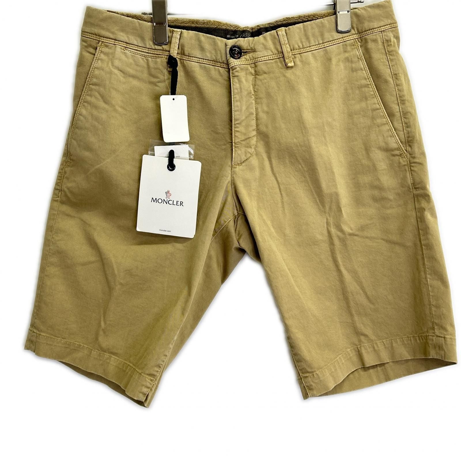 Moncler Beige Pantalone Bermuda Shorts 48