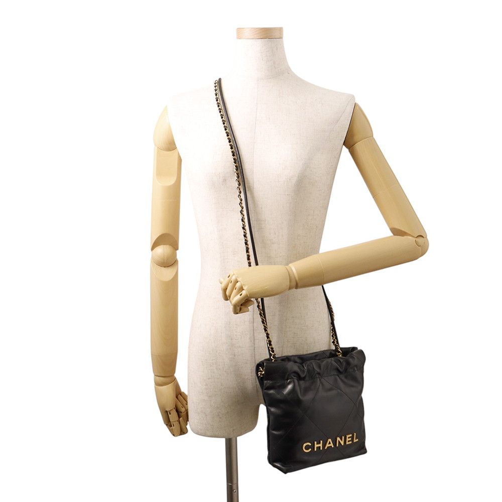 Chanel 22 Mini CC Logo Shiny Calf Leather 2-Way Shoulder Bag Black — view 5