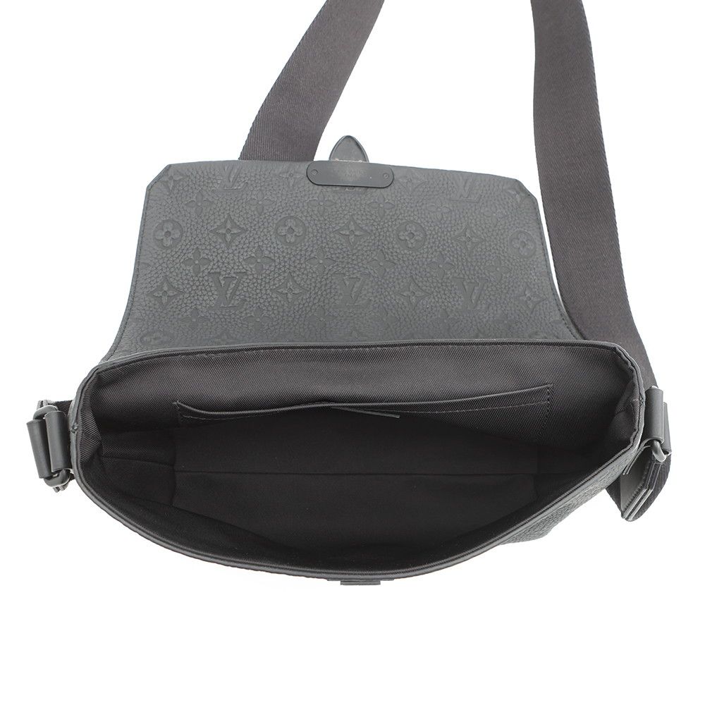 Louis Vuitton Shoulder Bag Monogram Taurillon S Cape Black — view 5