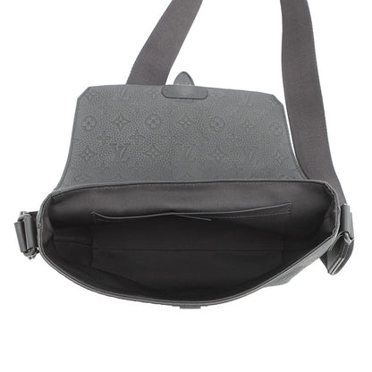 Louis Vuitton Shoulder Bag Monogram Taurillon S Cape Black — view 5