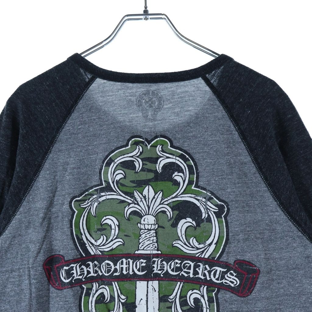 Chrome Hearts Henry L S T-Shirt Vine Daga Print Henley Neck 3/4 Sleeve Gray — view 4