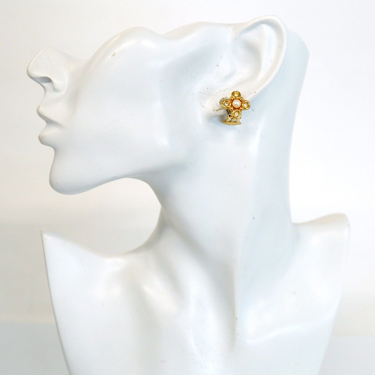Dior Earrings Flower Motif Gold Plated Faux Pearl Rhinestone — view 5