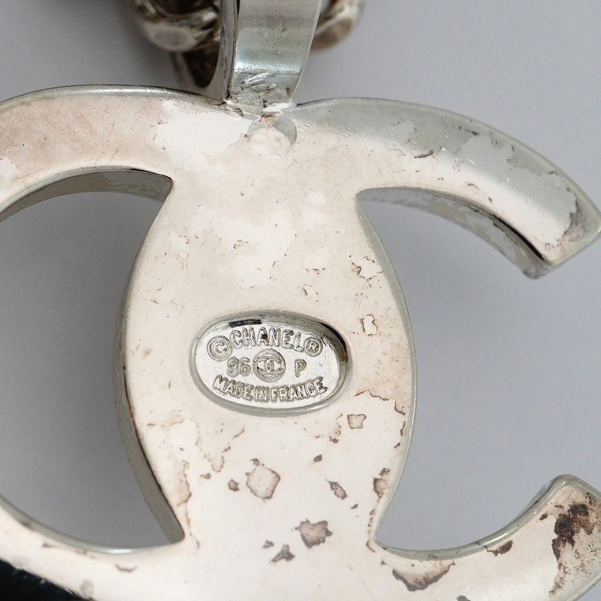 Chanel Necklace Vintage CC Logo Turnlock Metal Silver — view 5