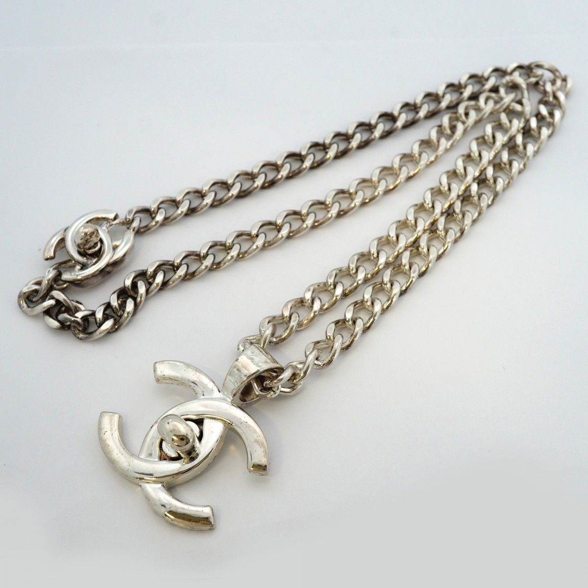 Chanel Necklace Vintage CC Logo Turnlock Metal Silver — view 3
