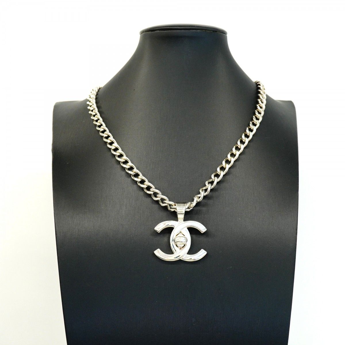 Chanel Necklace Vintage CC Logo Turnlock Metal Silver — view 6