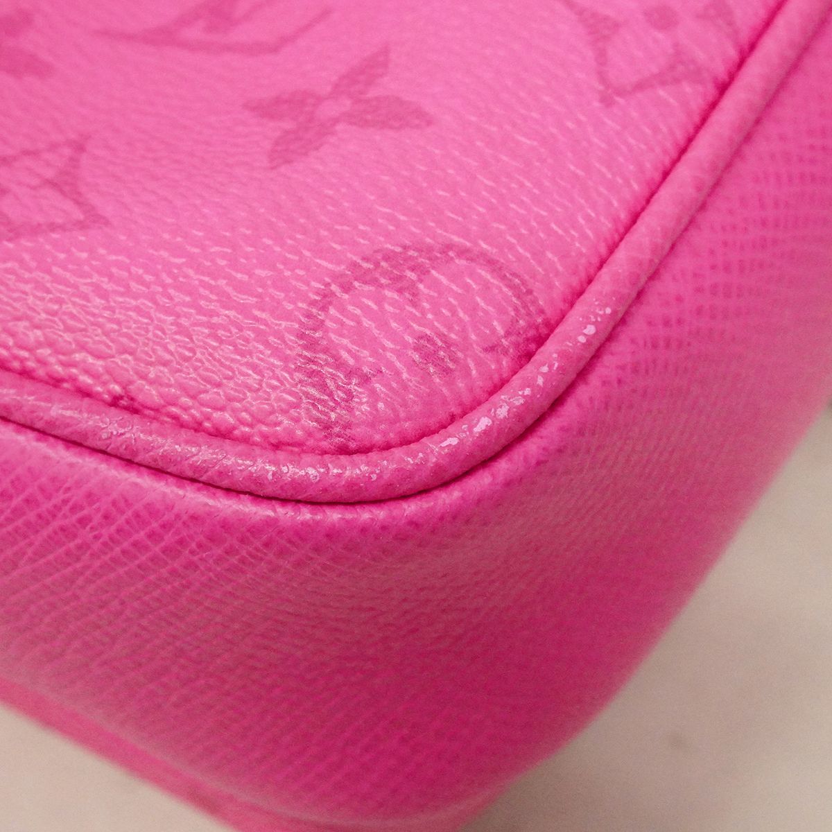 Louis Vuitton Shoulder Bag Taigarama Outdoor Messenger PM Fuchsia — view 6