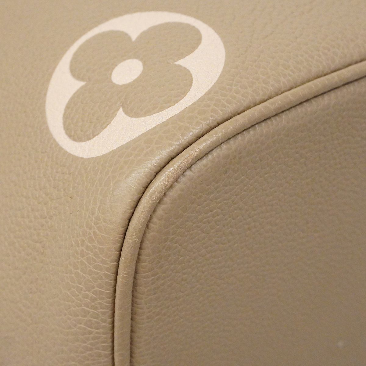 Louis Vuitton Handbag Monogram Empreinte Bicolor Neo Noe Tourtelle Cream — view 6